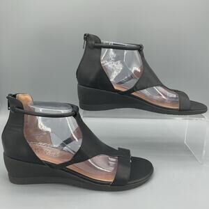 NEW Journee Collection Women’s Trayle Wedge Sandals Black Size 8.5